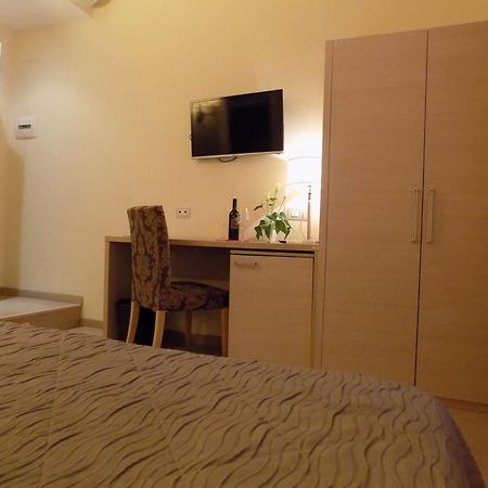 Booking House Rome Bagian luar foto